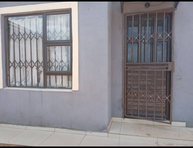 2 BEDROOM HOUSE FOR SALE IN DOBSONVILLE